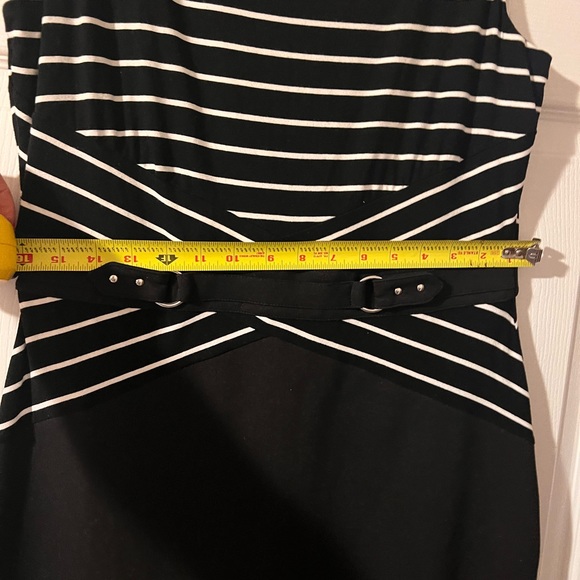 Like New from White House Black Market worn only 2 times - Picture 3 of 4